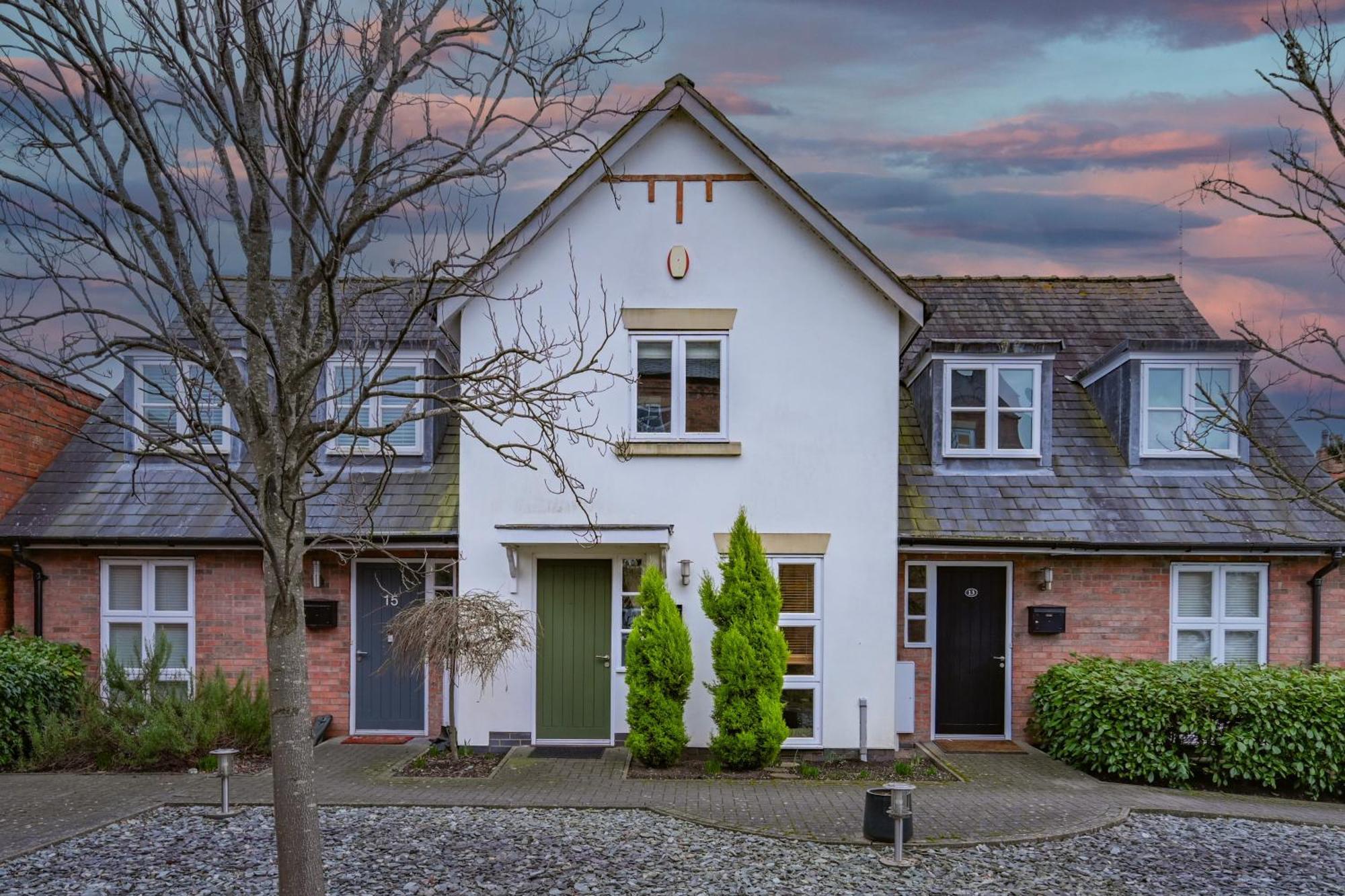 14 Castlegate, *