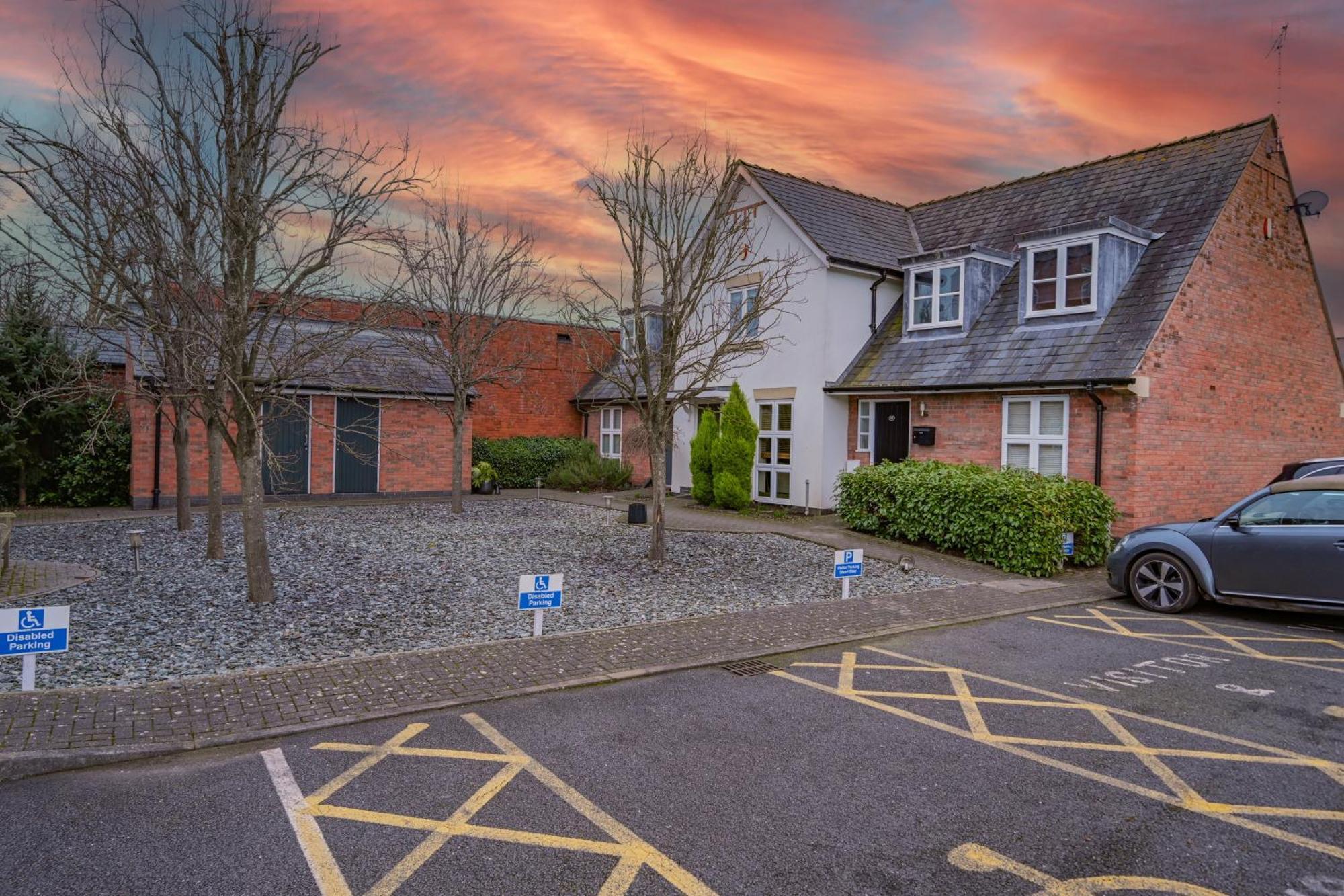 14 Castlegate, * Tutbury